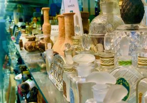 WHY PERFUME BOTTLE DESIGN IS AS IMPORTANT AS SCENT DESIGN? HOW PERFUME  BOTTLE AFFECTS YOUR PERCEPTION OF THE SCENT - NINUPERFUME